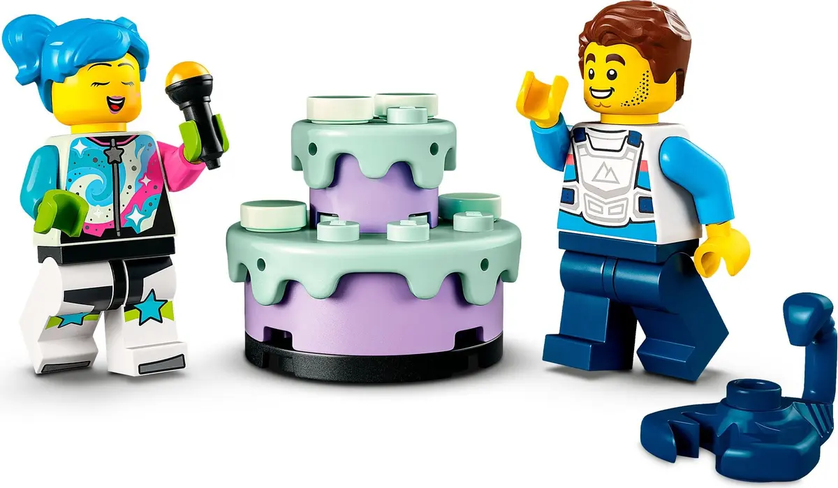 LEGO City 60341 The Knockdown Stunt Challenge set, image 4