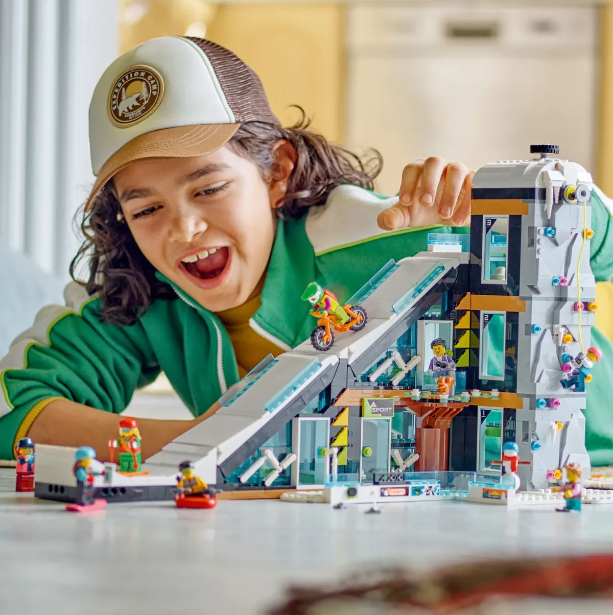 LEGO City 60366 Ski and Climbing Centre set, image 3