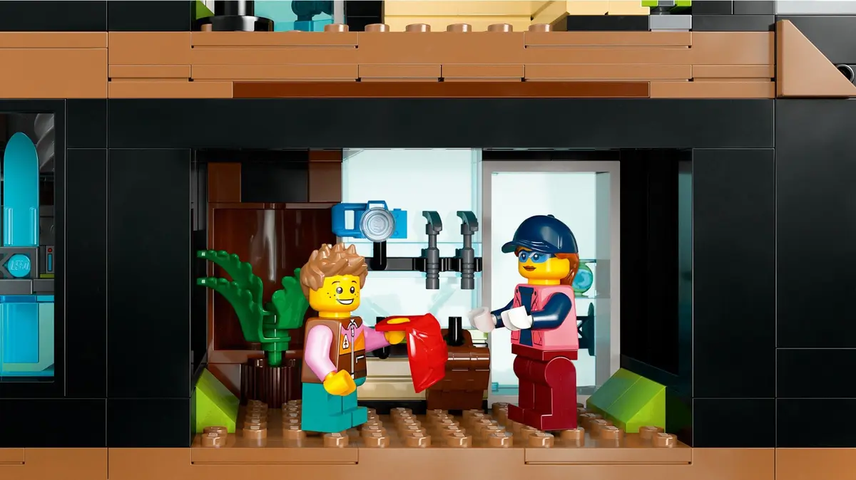 LEGO City 60366 Ski and Climbing Centre set, image 10