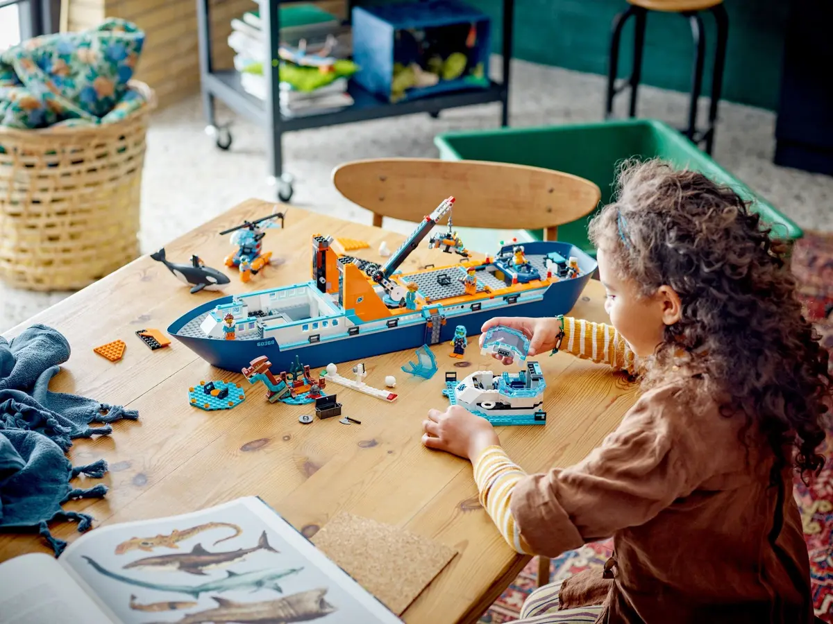 LEGO City 60368 Arctic Explorer Ship set, image 3