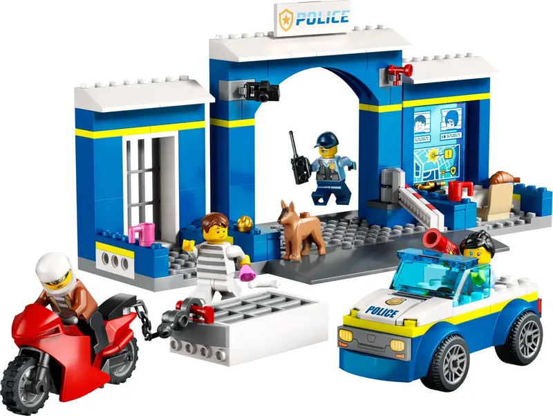 LEGO City 60370 Police Station Chase set