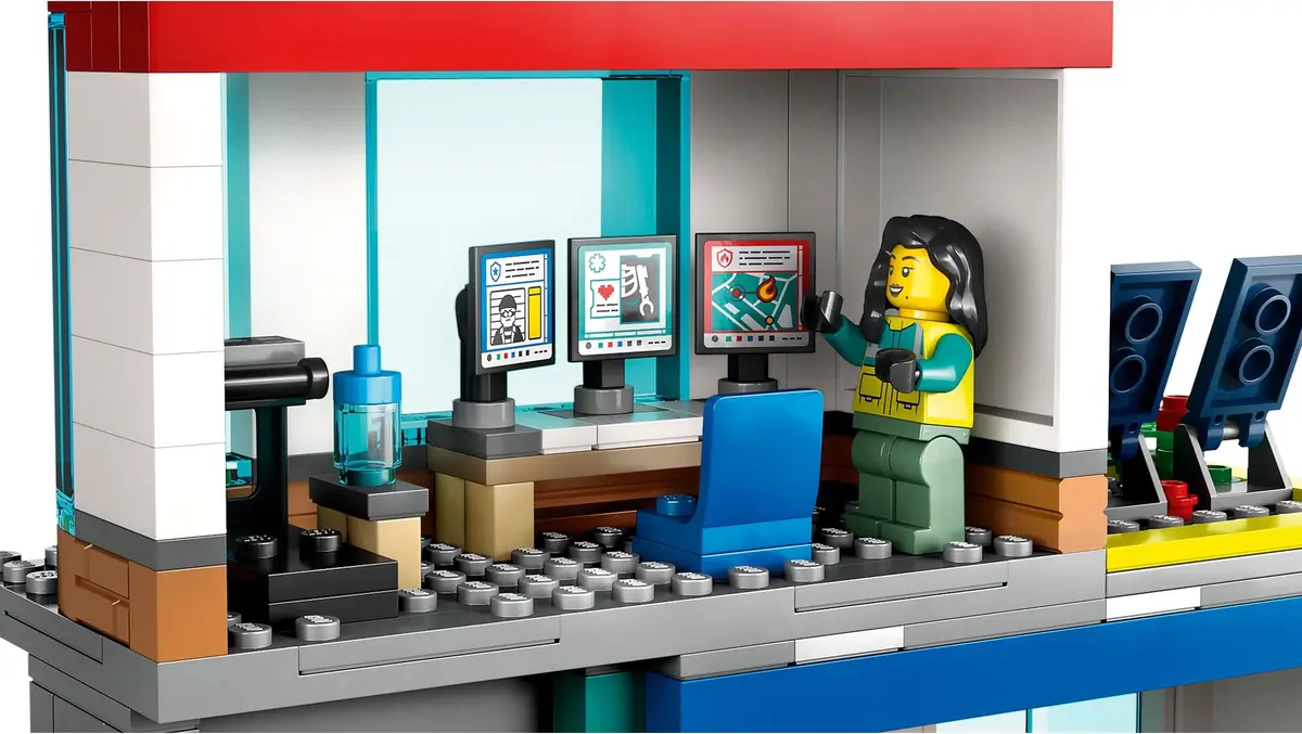 LEGO City 60371 Emergency Vehicles HQ set, image 9