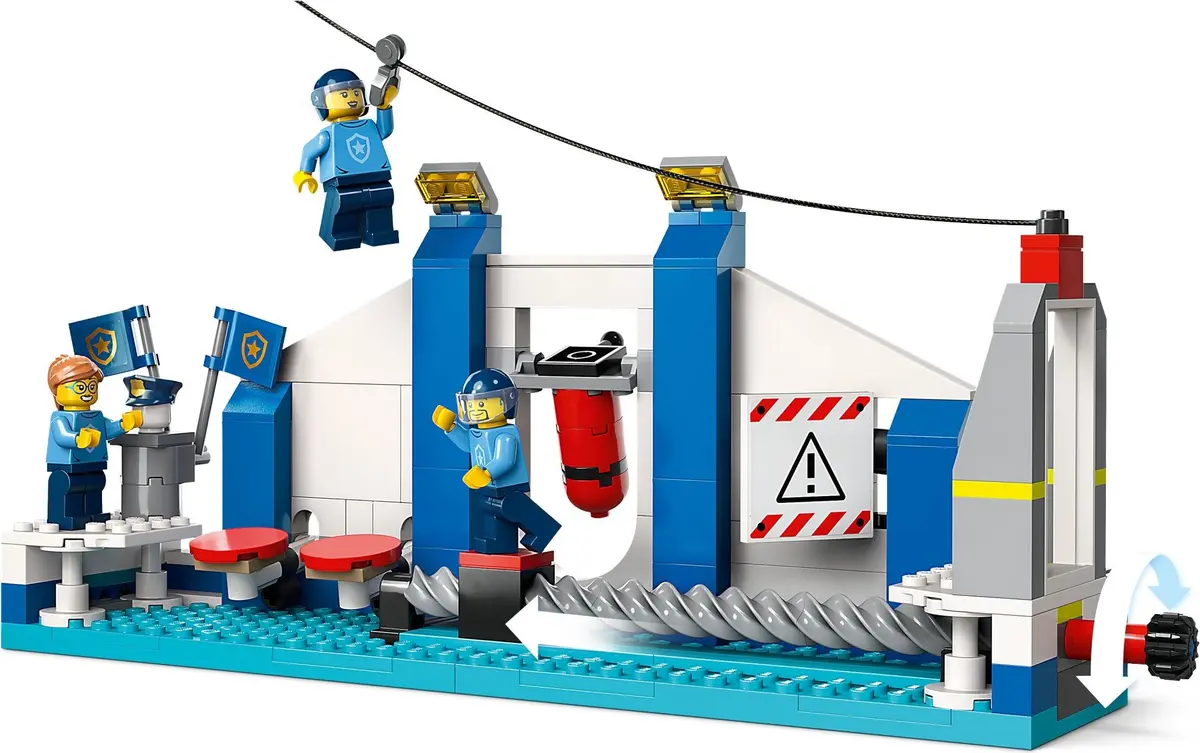 LEGO City 60372 Police Training Academy set, image 8
