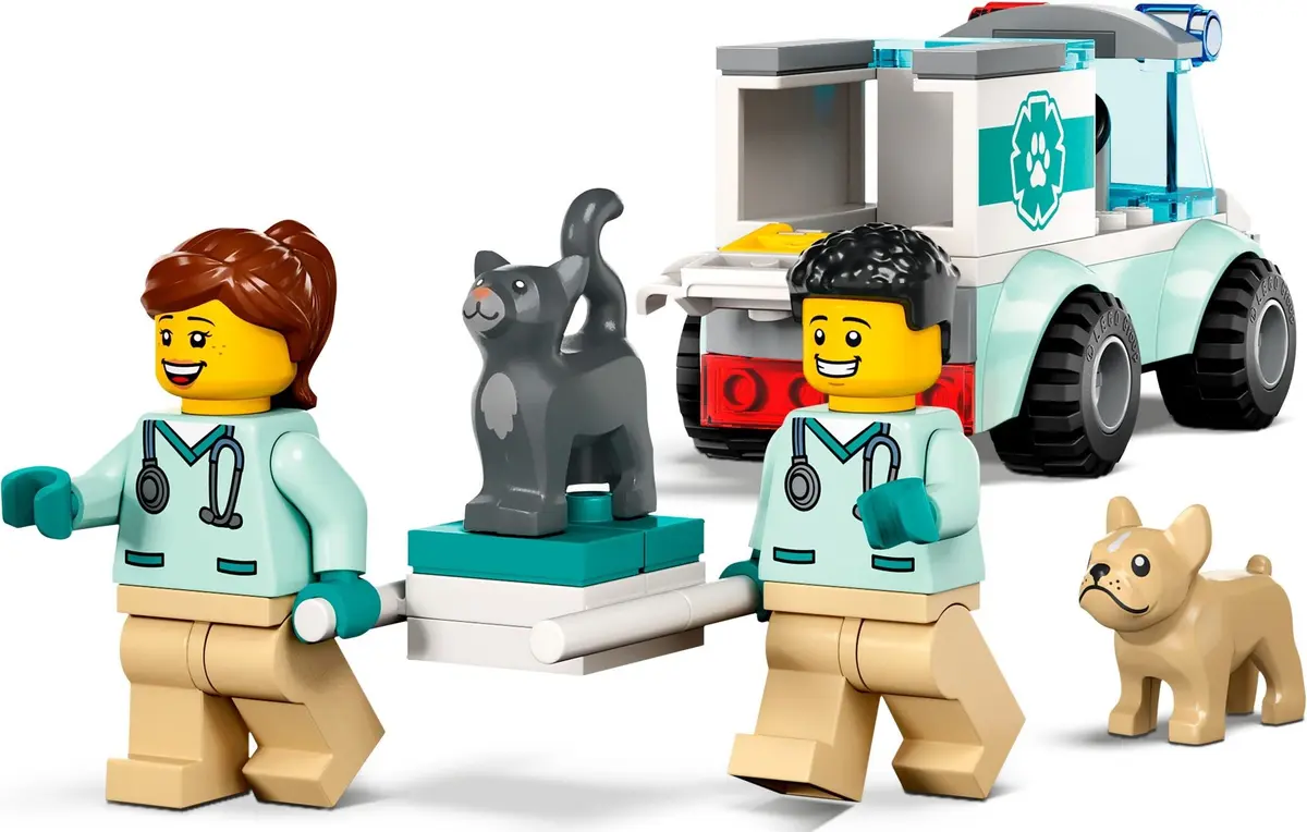 LEGO City 60382 Vet Van Rescue set, image 4