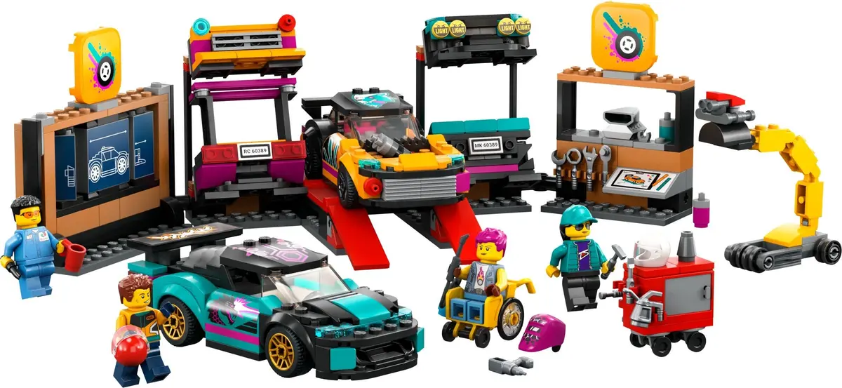 LEGO City 60389 Custom Car Garage set
