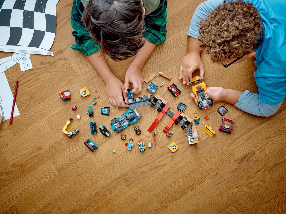 LEGO City 60389 Custom Car Garage set, image 11