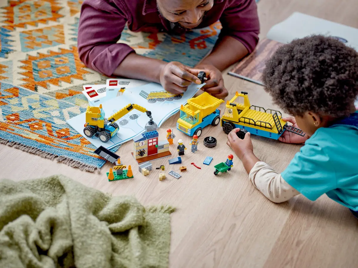 LEGO City 60391 Construction Trucks and Wrecking Ball Crane set, image 7