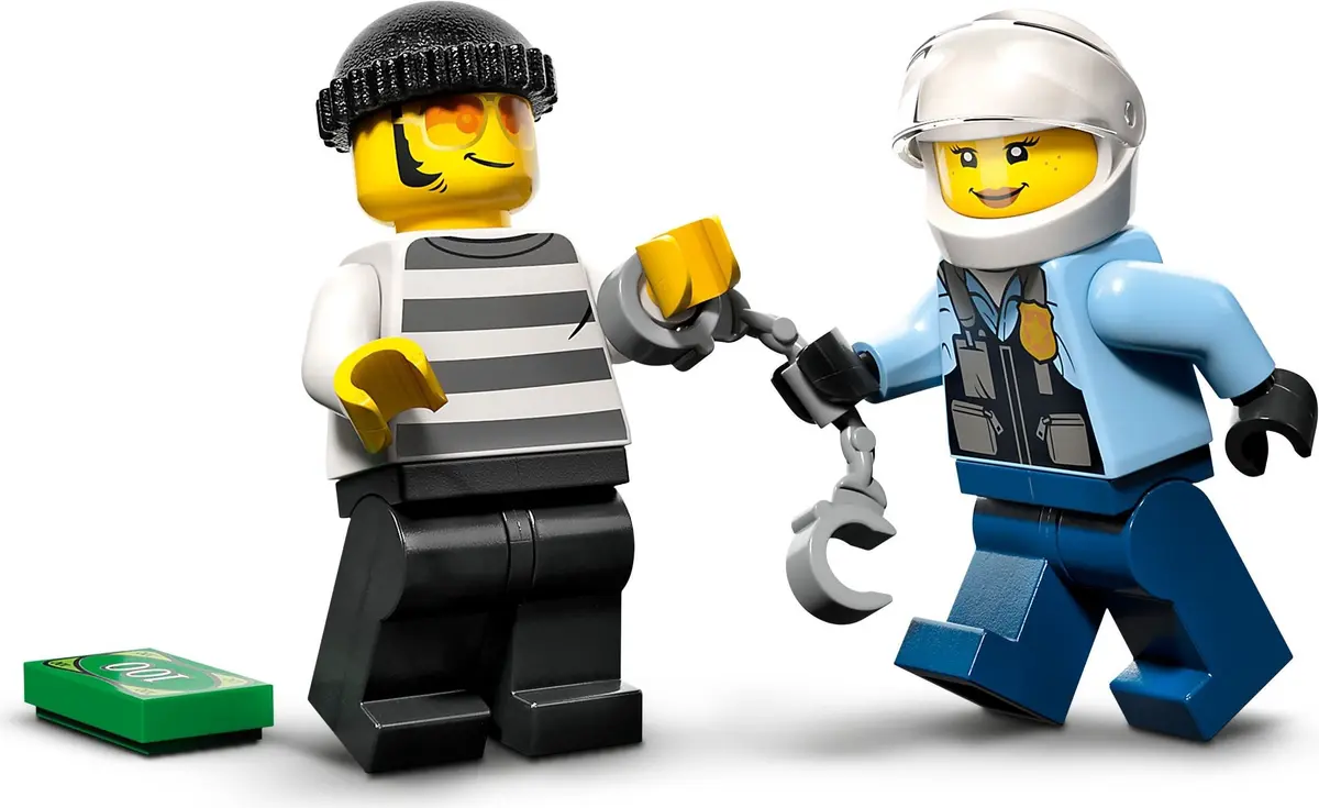 LEGO City 60392 Police Bike Car Chase set, image 5
