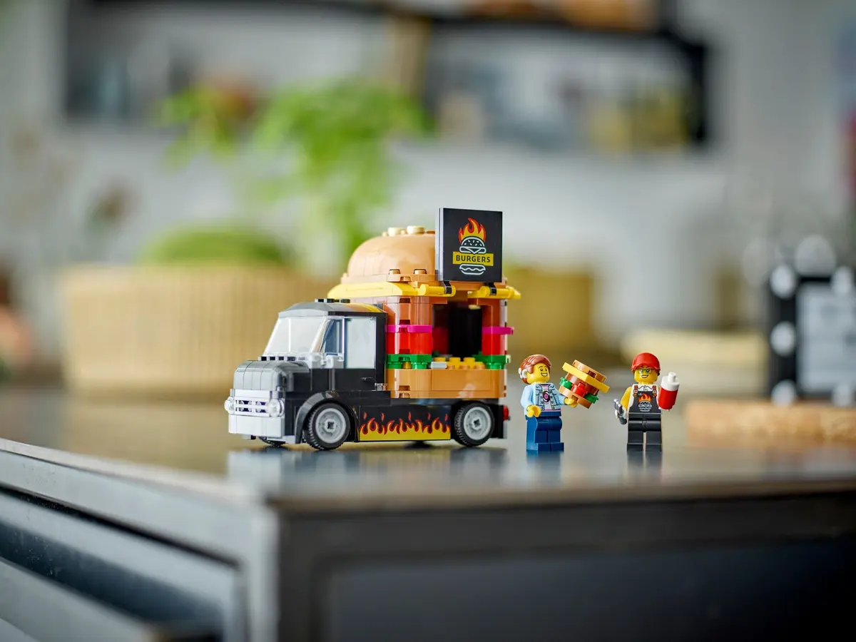 LEGO City 60404 Burger Truck set, image 9