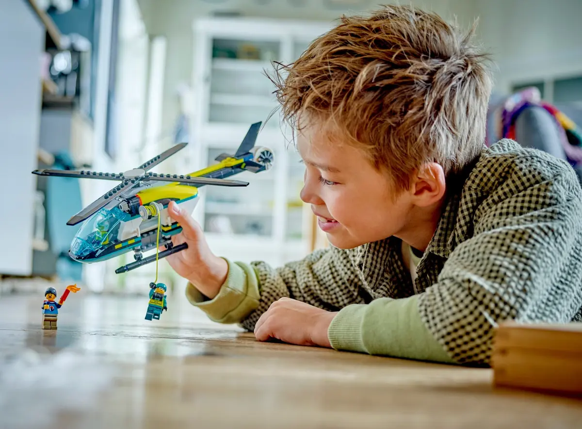 LEGO City 60405 Emergency Rescue Helicopter set, image 8