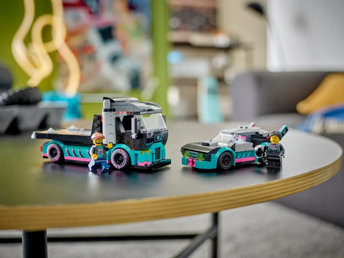 LEGO City 60406 Race Car and Car Carrier Truck set, image 3