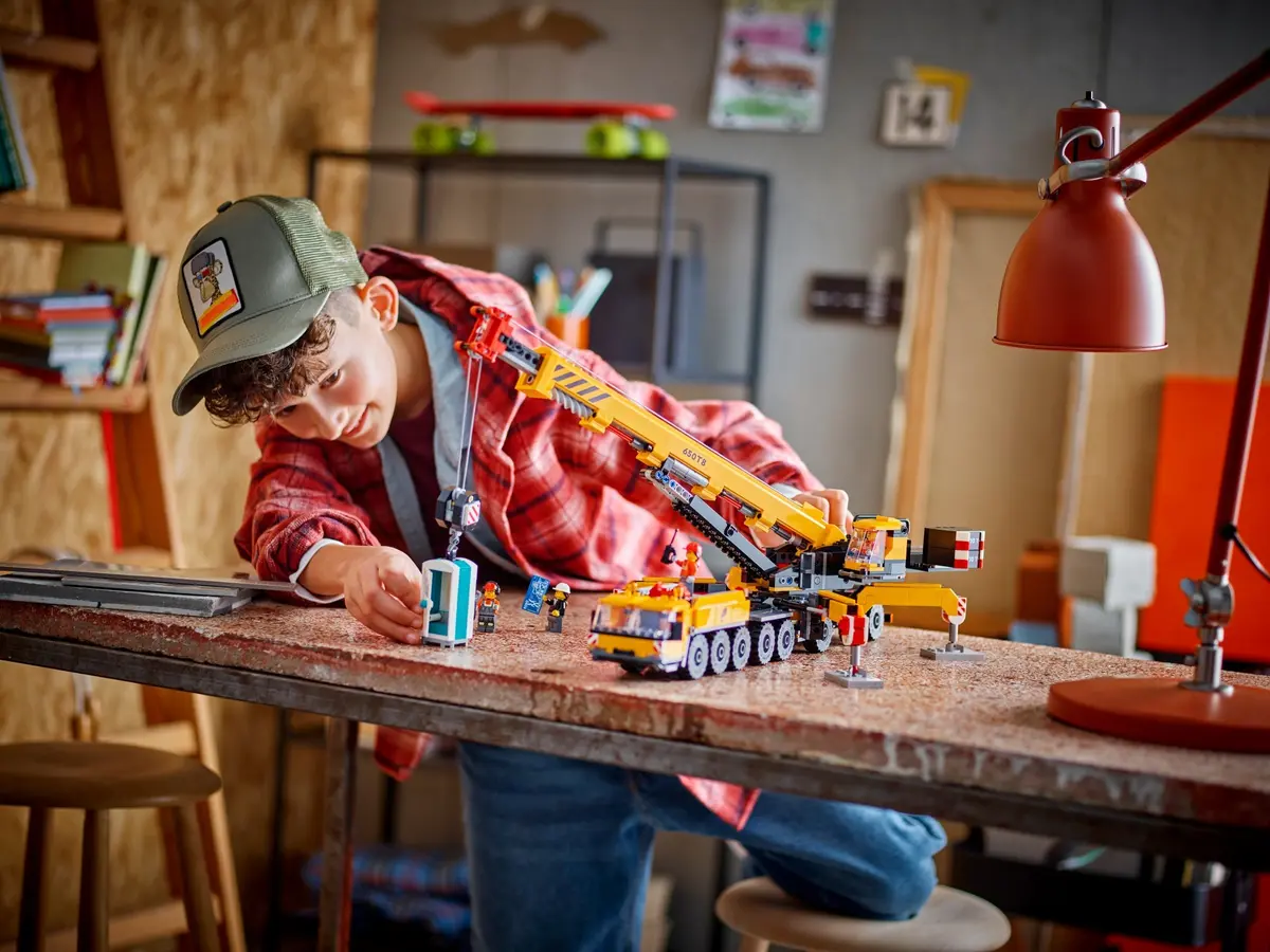 LEGO City 60409 Mobile Construction Crane set, image 9