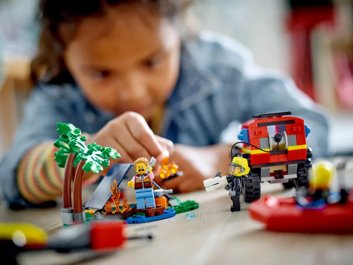 LEGO City 60412 4x4 Fire Truck with Rescue Boat set, image 8