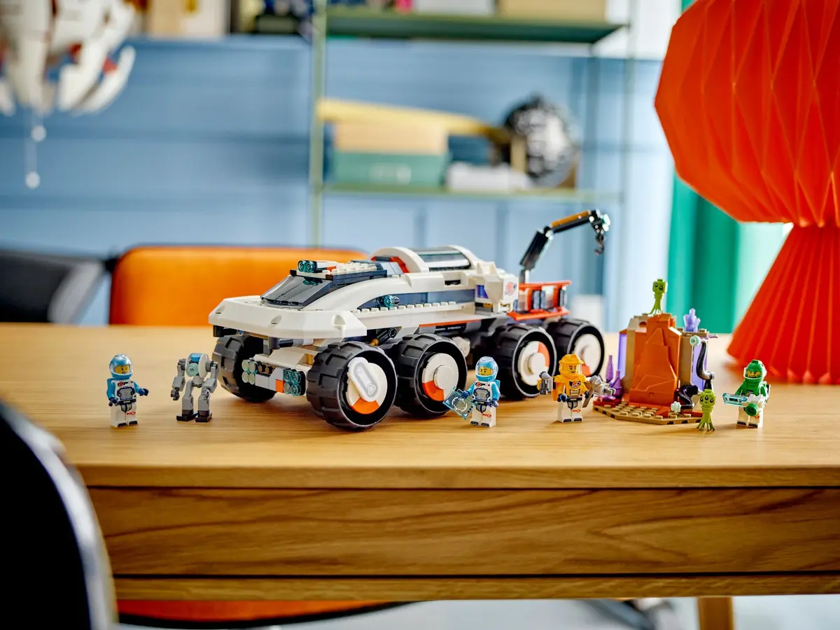 LEGO City 60432 Command Rover and Crane Loader set, image 8