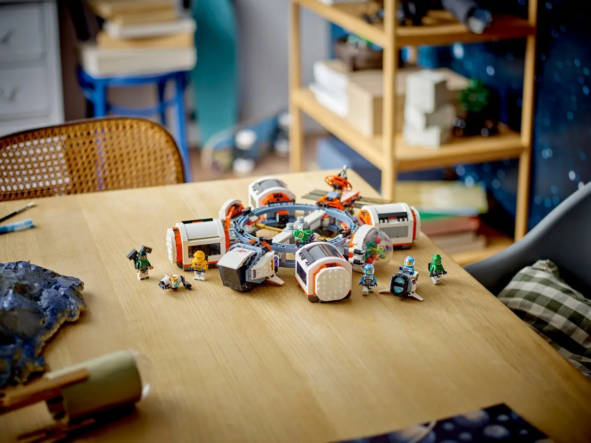 LEGO City 60433 Modular Space Station set, image 5