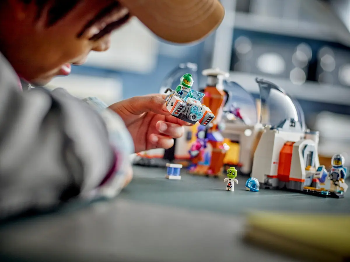 LEGO City 60439 Space Science Lab set, image 11
