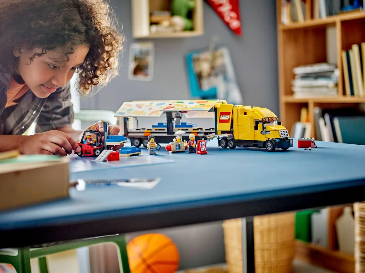 LEGO City 60440 LEGO Delivery Truck set, image 5