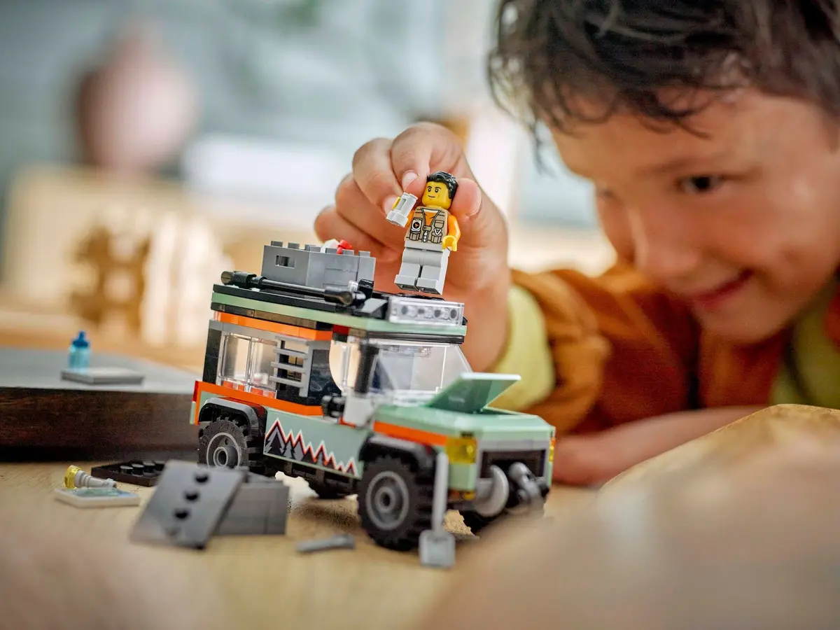 LEGO City 60447 Off-Road Mountain Truck set, image 5