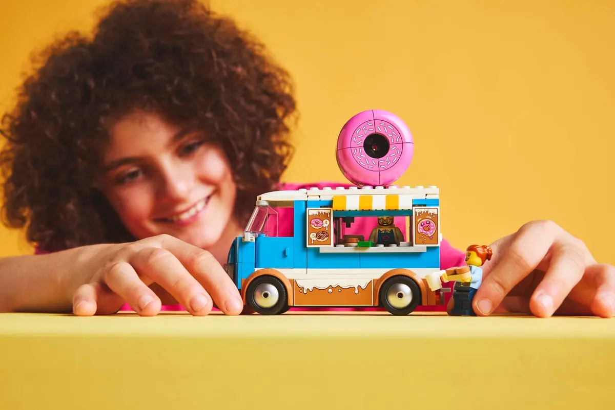 LEGO City 60452 Donut Truck set, image 5