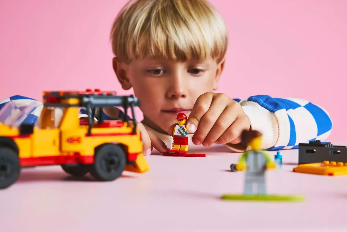 LEGO City 60453 Lifeguard Truck set, image 4