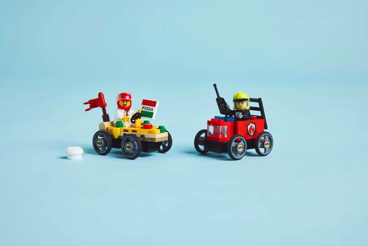 LEGO City 60458 Pizza vs. Fire Truck Race Car Pack set, image 7
