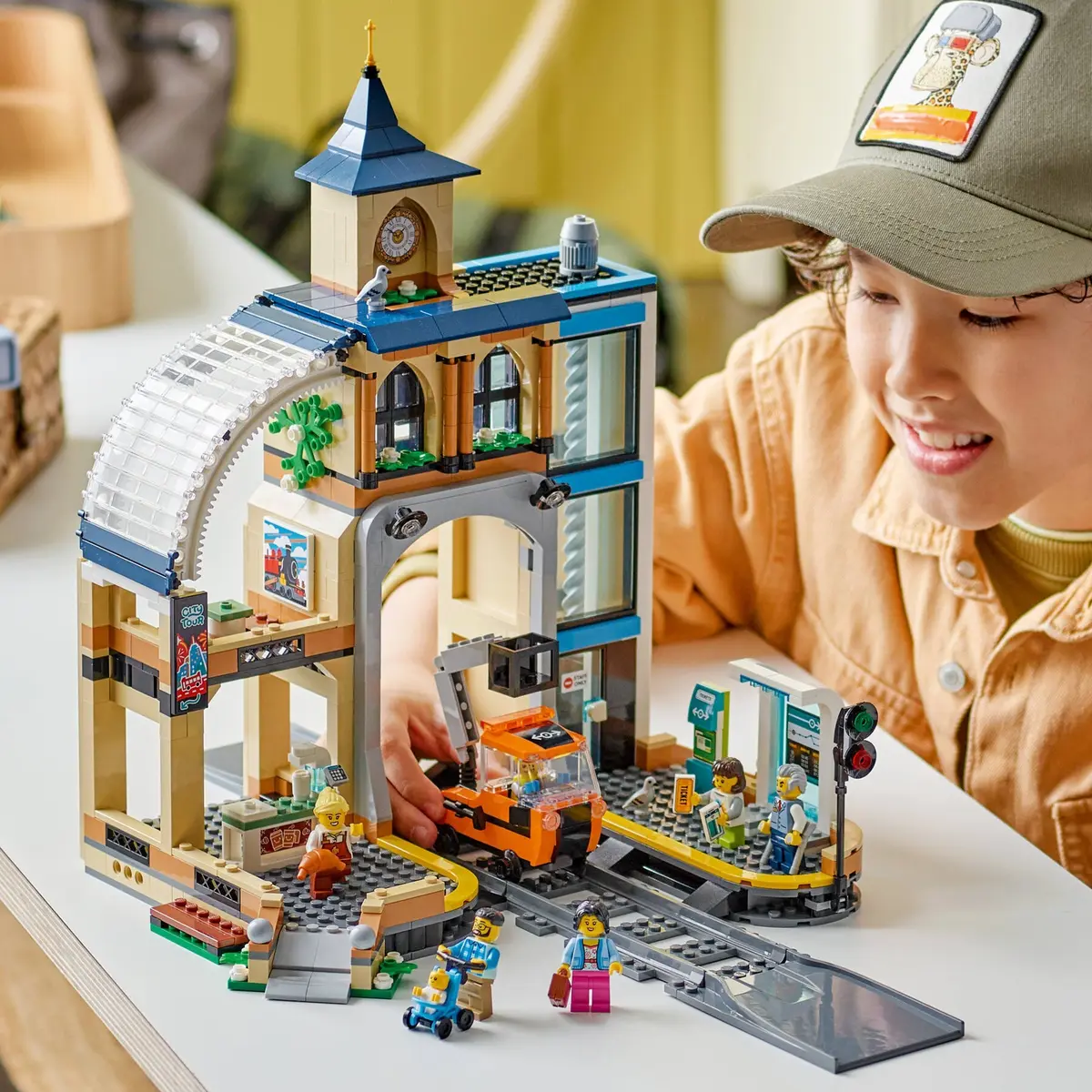 LEGO City 60469 Central Train Station set, image 6