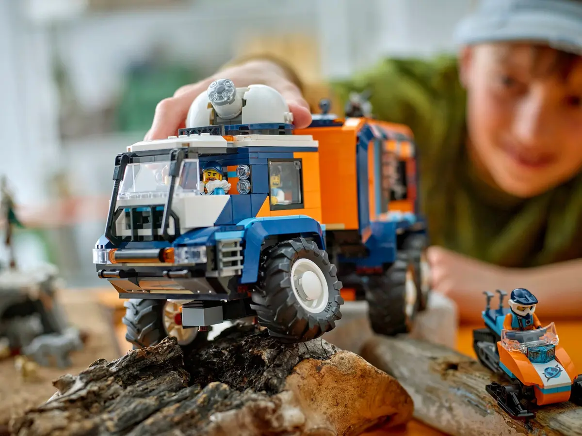 LEGO City 60471 Arctic Truck set, image 5