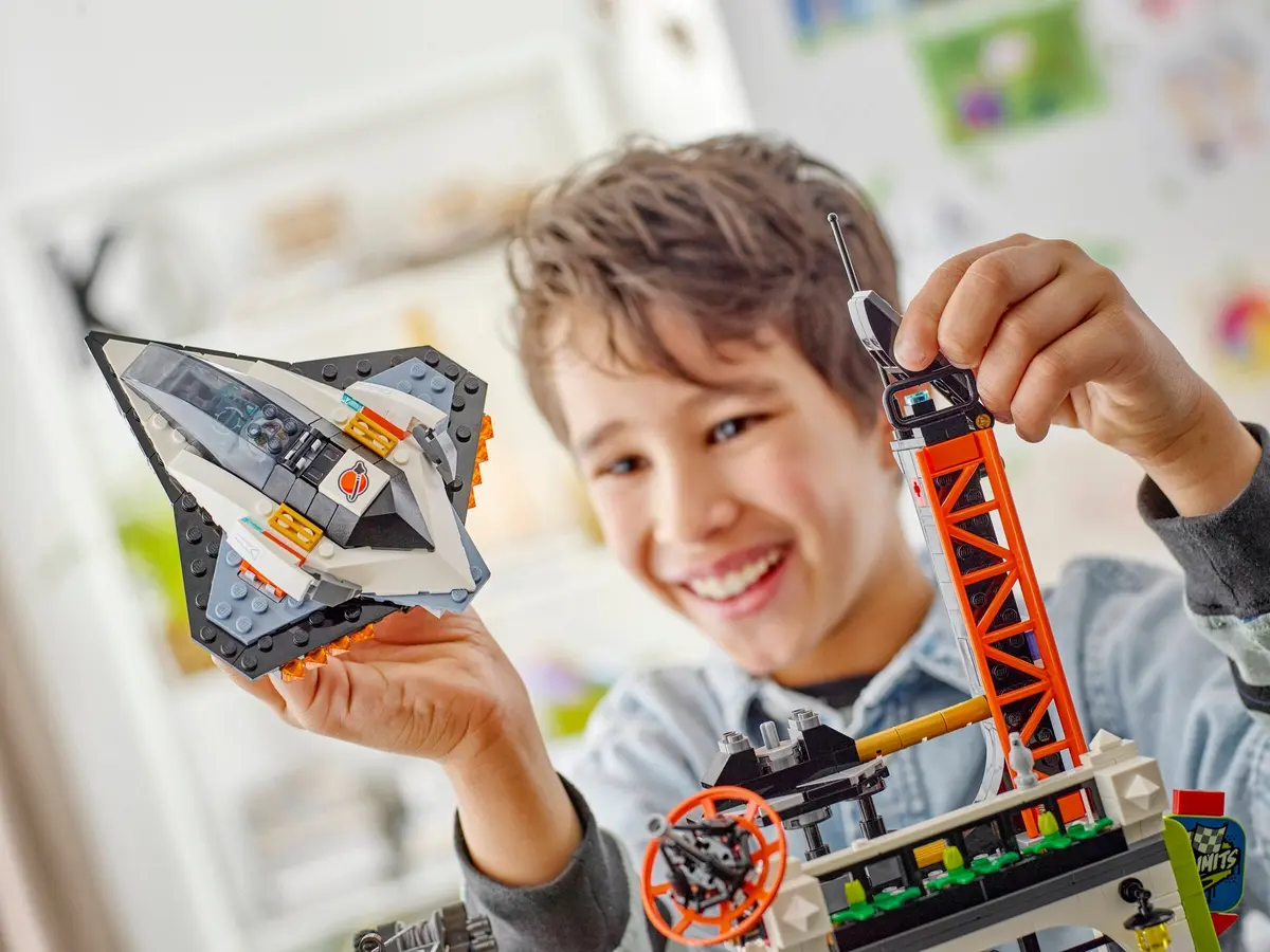 LEGO City 60473 The City Tower set, image 5