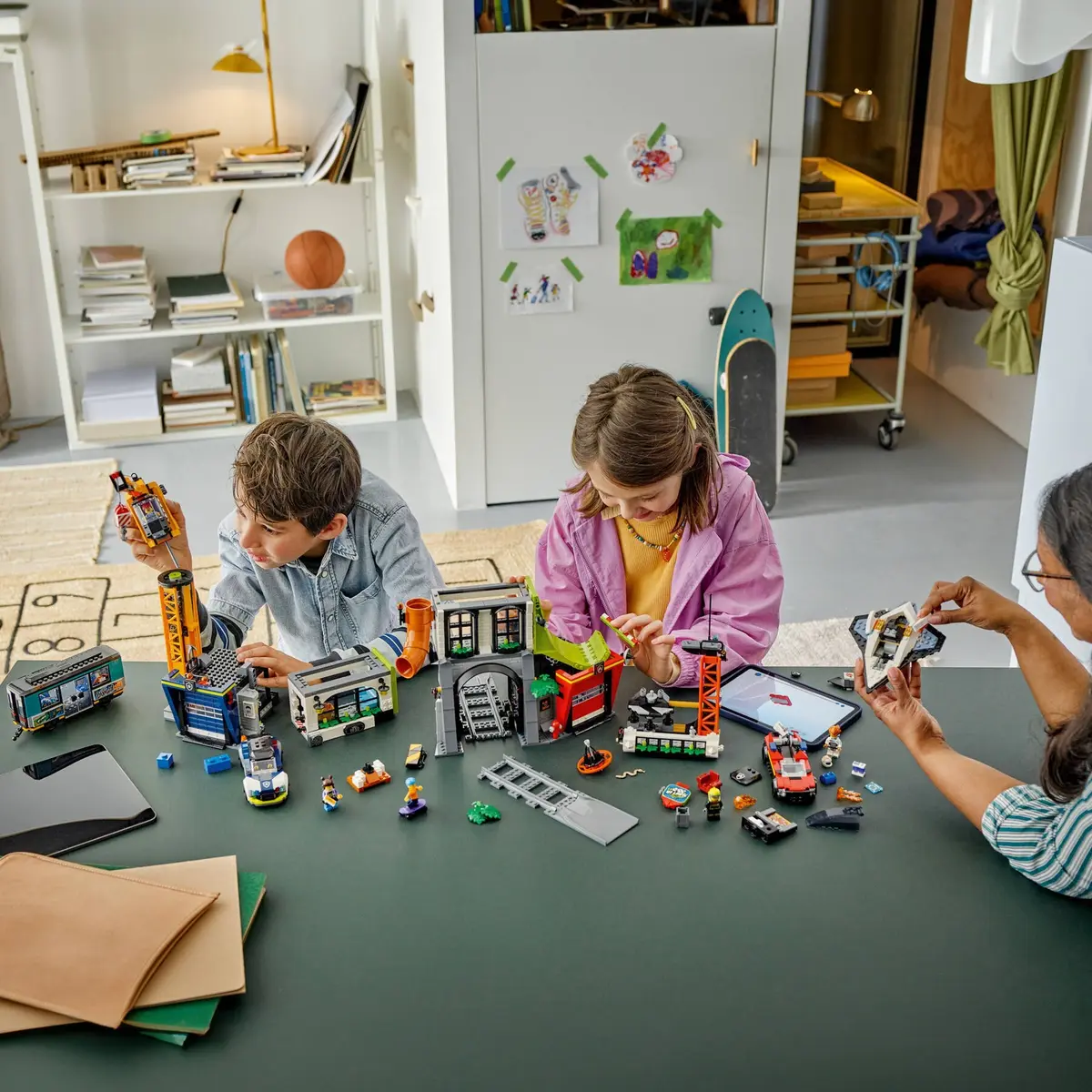 LEGO City 60473 The City Tower set, image 4