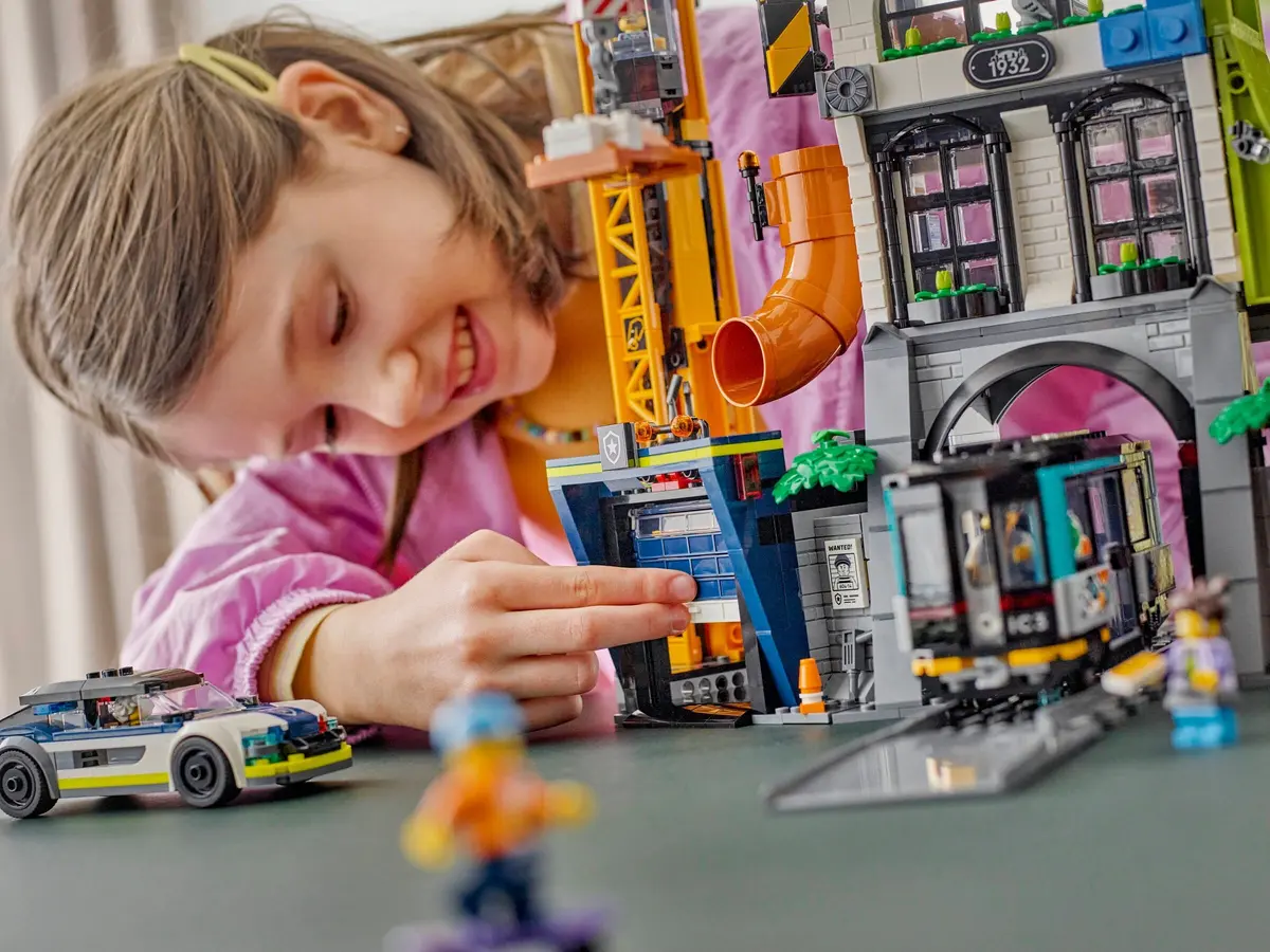 LEGO City 60473 The City Tower set, image 6
