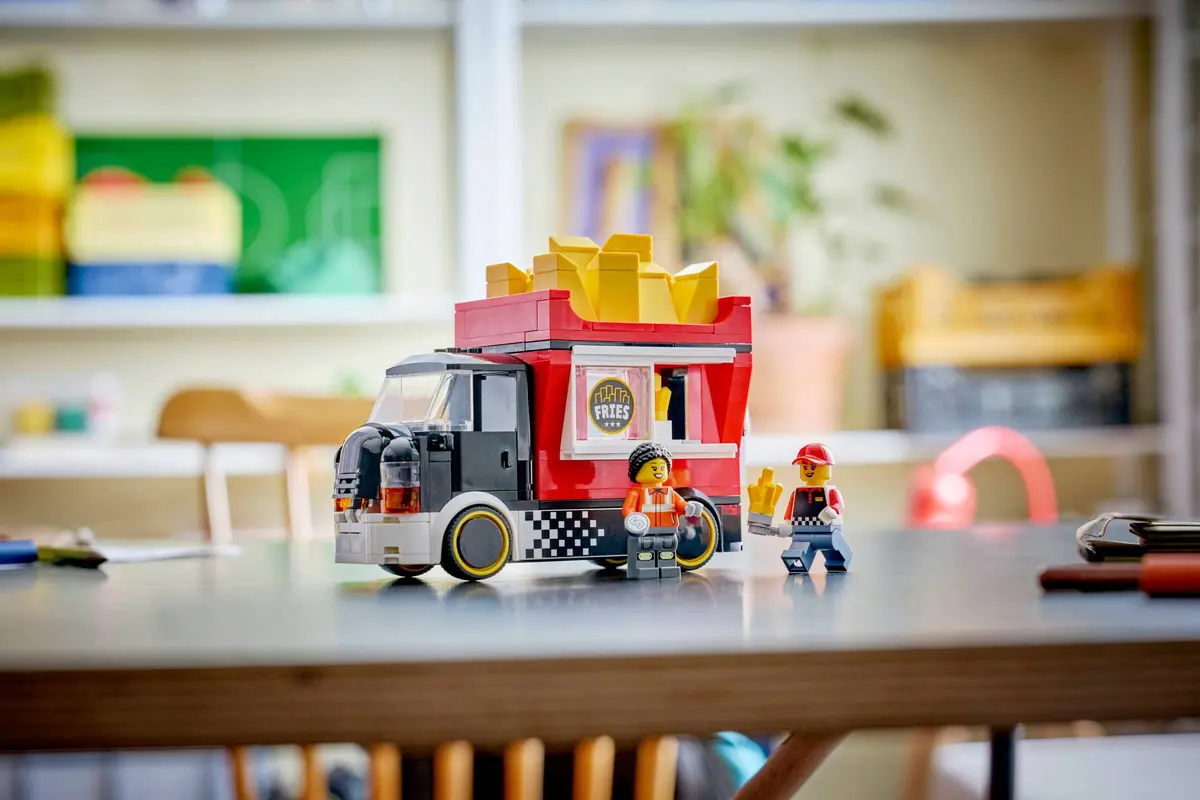 LEGO City 60488 Fries Food Truck set, image 6