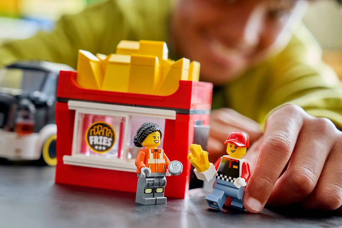 LEGO City 60488 Fries Food Truck set, image 4