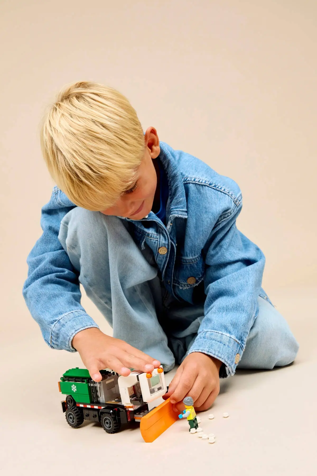 LEGO City 60490 Snowplough set, image 4