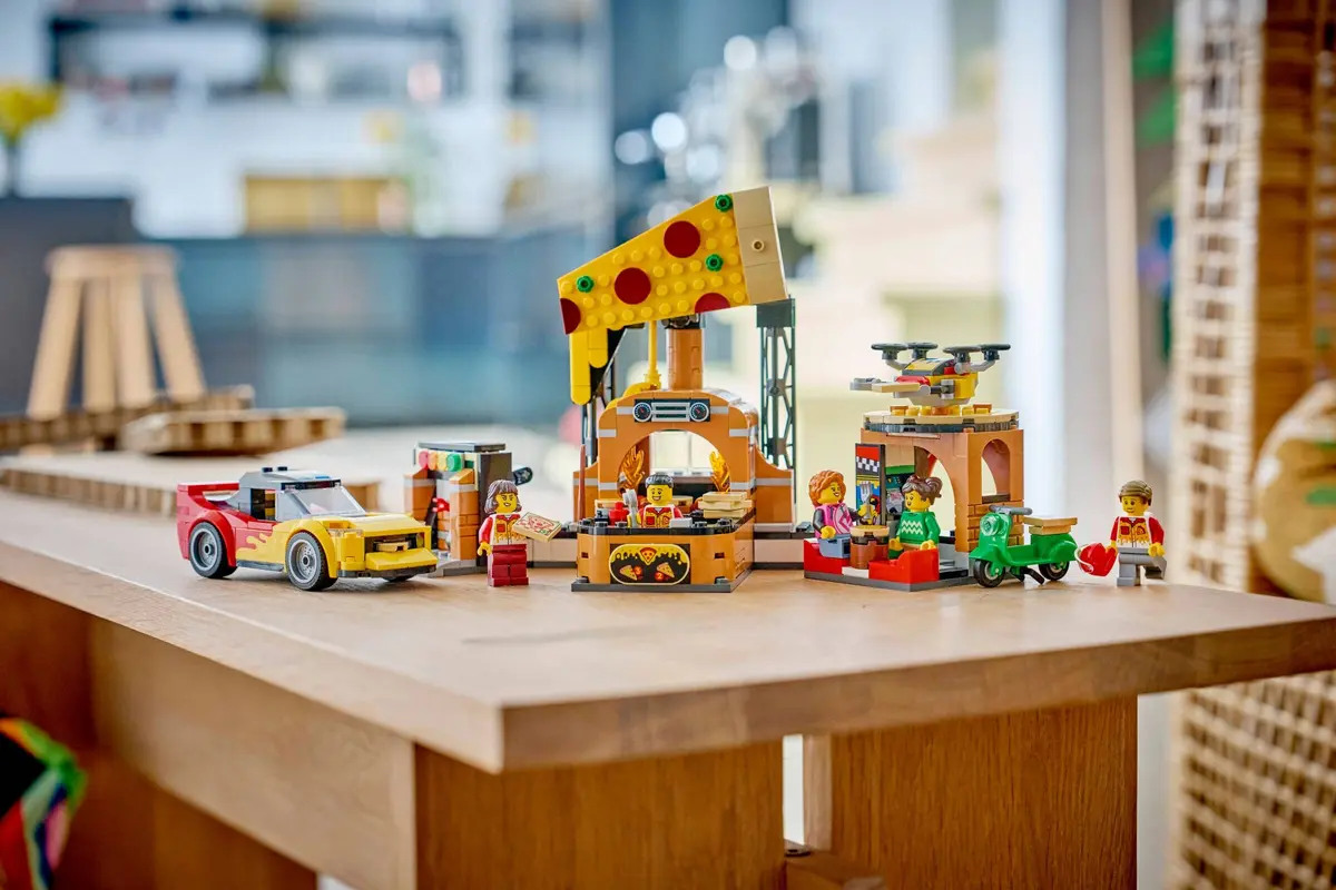 LEGO City 60496 Pizza Delivery Experience set, image 8