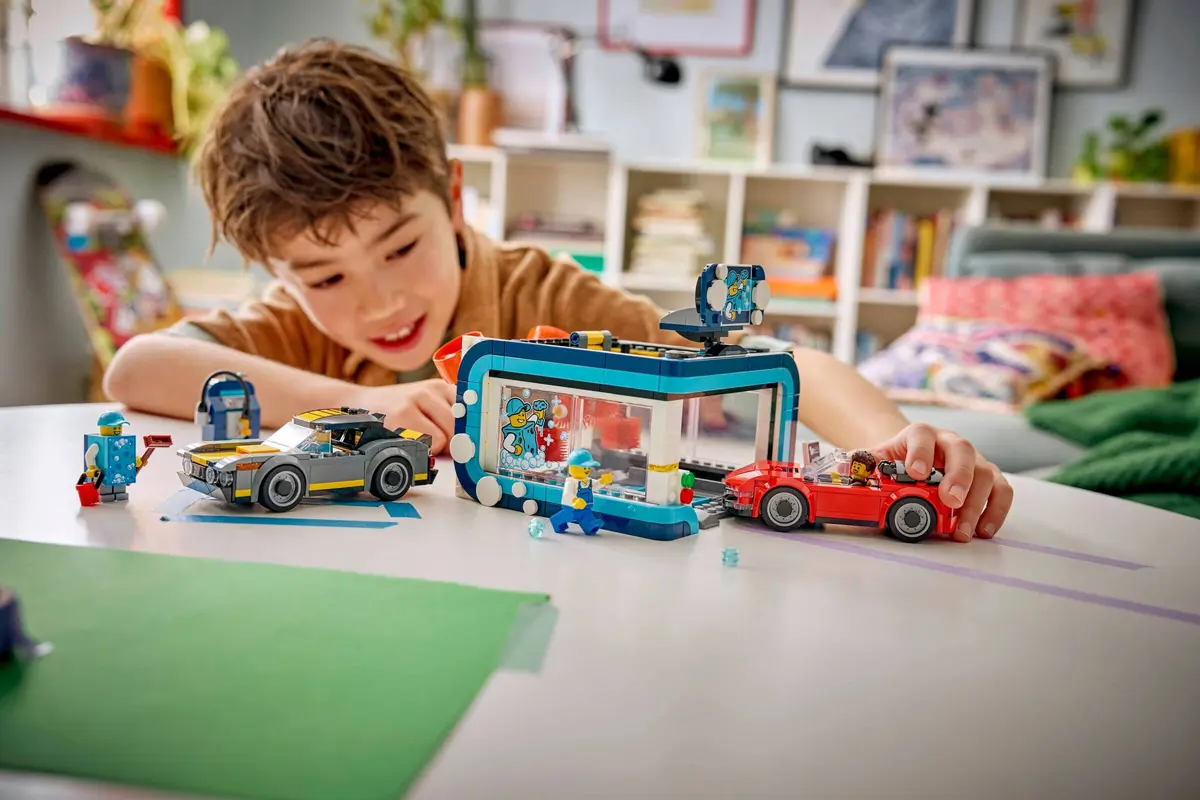 LEGO City 60497 Drive-Through Car Wash set, image 5
