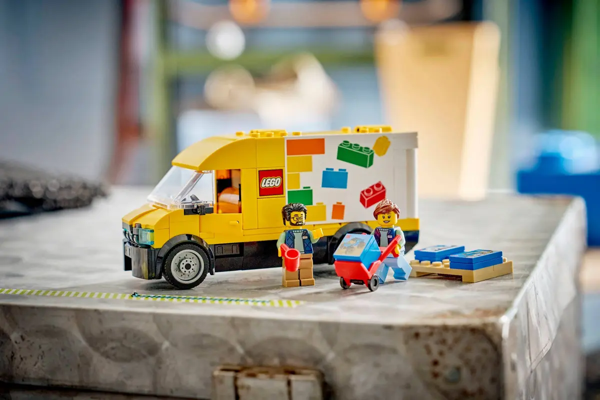 LEGO City 60500 The LEGO Van set, image 7