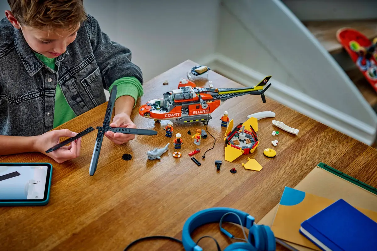 LEGO City 60503 Coast Guard Helicopter set, image 4
