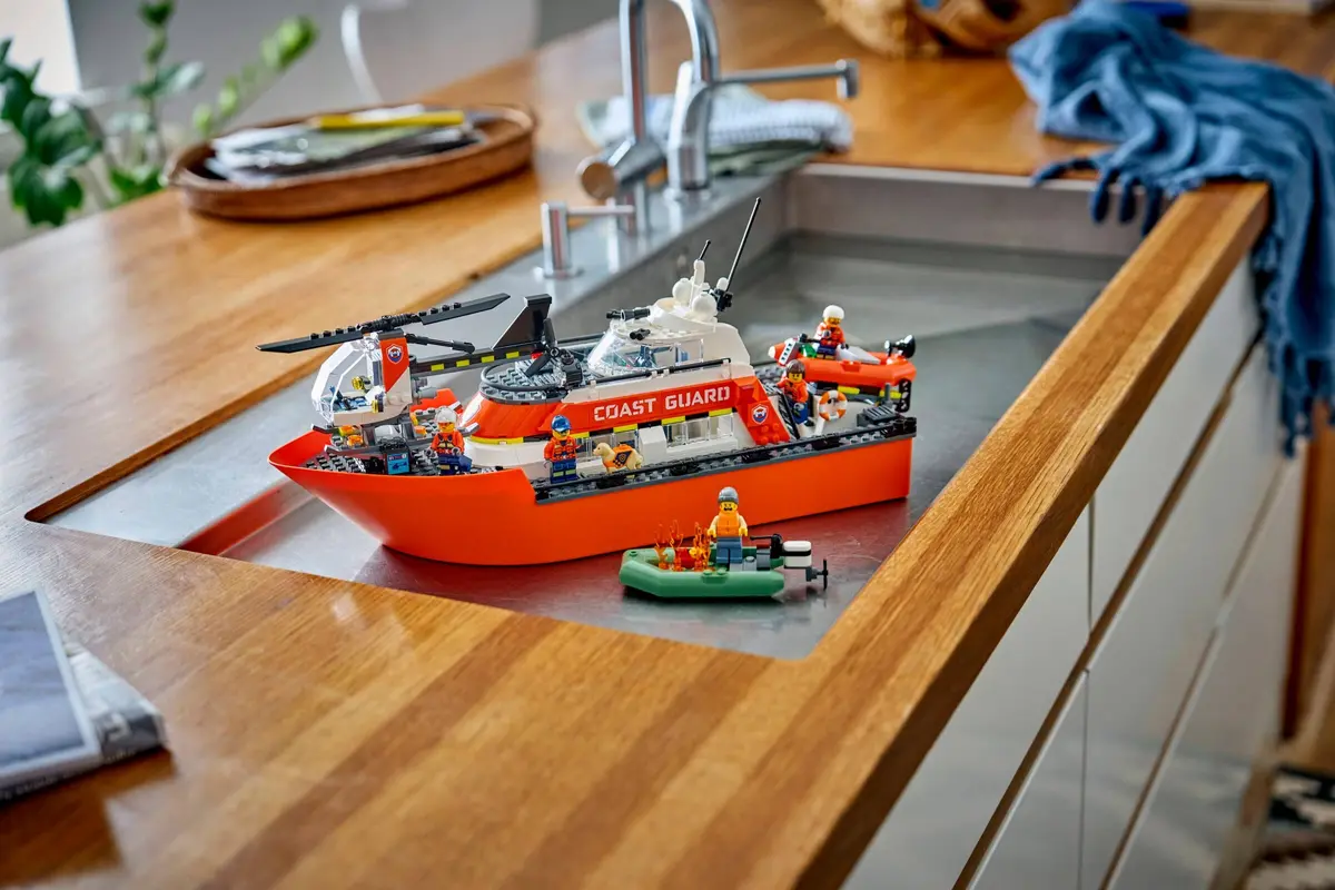 LEGO City 60504 Coast Guard Rescue Boat set, image 7