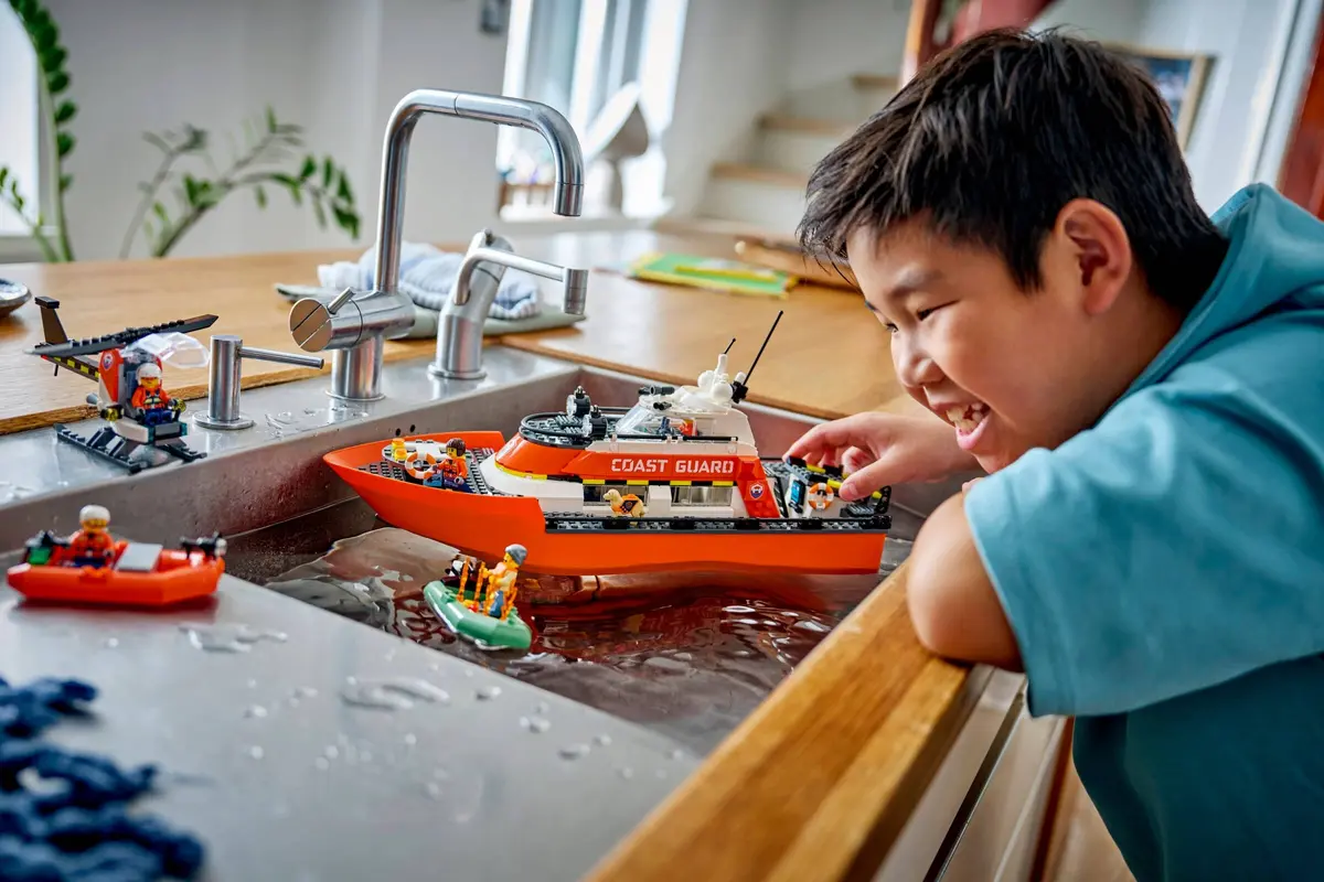 LEGO City 60504 Coast Guard Rescue Boat set, image 6