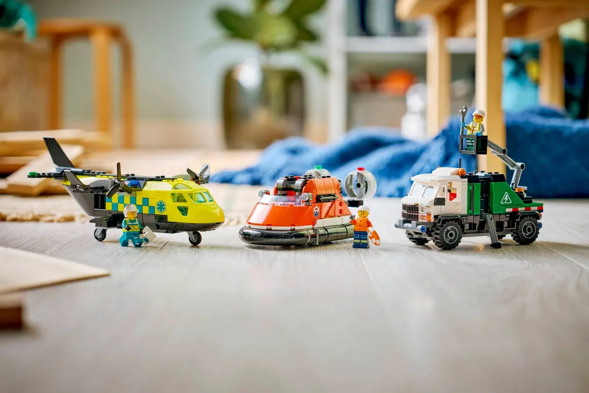 LEGO City 60505 Airplane, Service Truck & Hovercraft Remix set, image 7