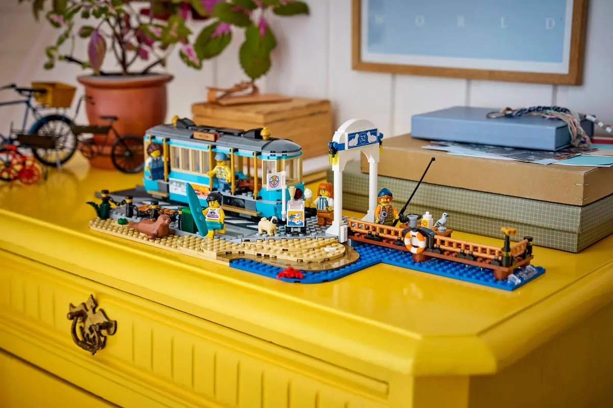 LEGO City 60506 Classic Beach Tram set, image 9