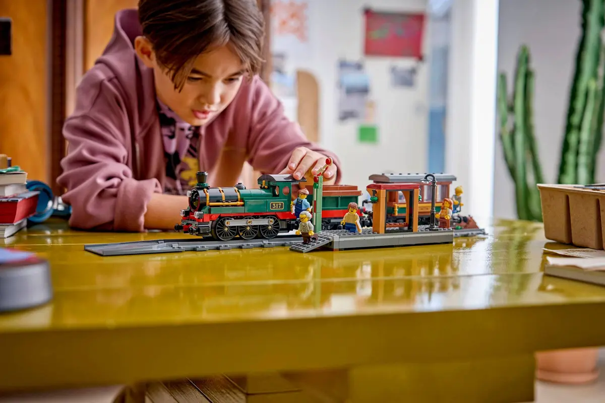LEGO City 60511 Vintage Steam Train set, image 6