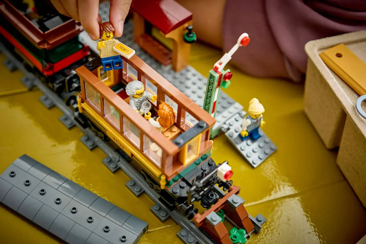LEGO City 60511 Vintage Steam Train set, image 7