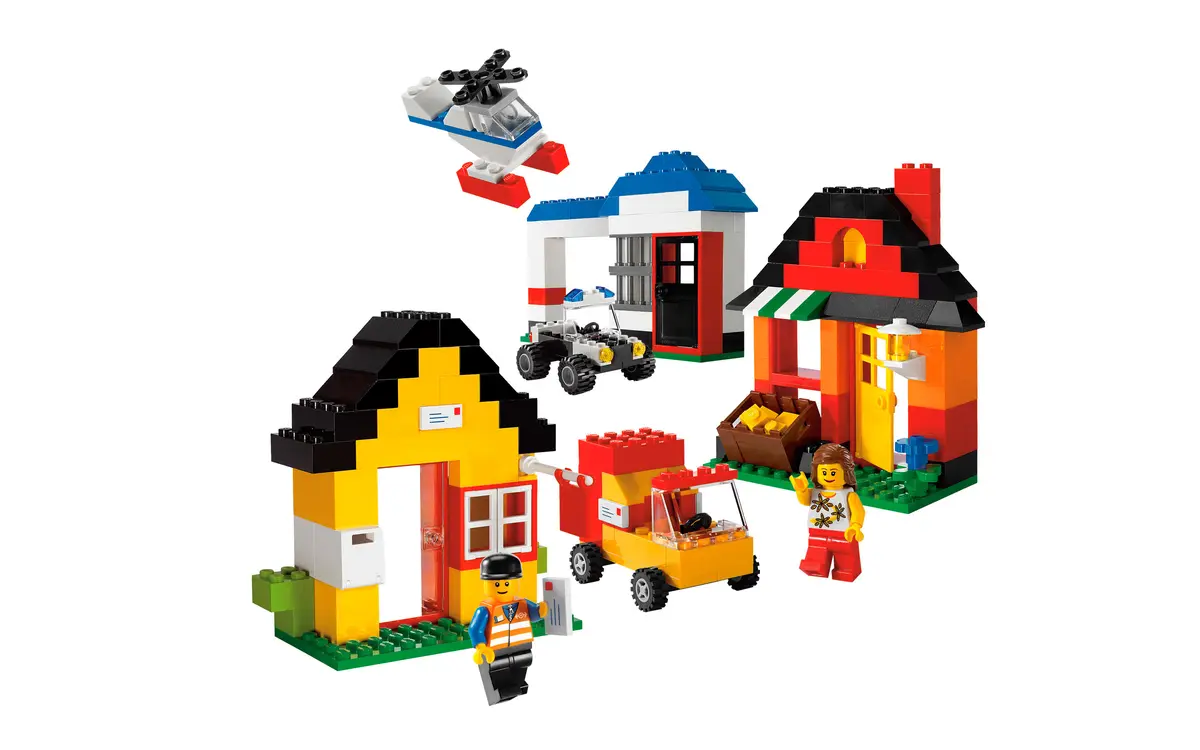 LEGO Bricks and More 6194 My LEGO Town set, image 3