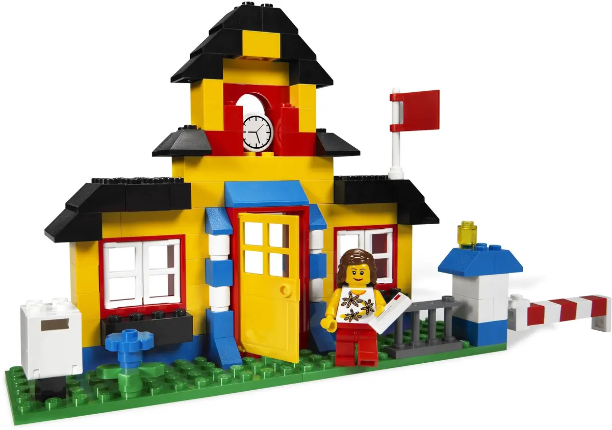 LEGO Bricks and More 6194 My LEGO Town set, image 9