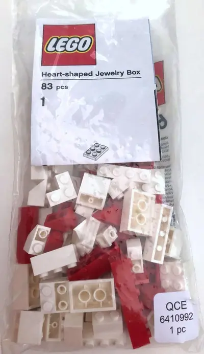 LEGO Promotional 6410992 Heart-shaped Jewelry Box set