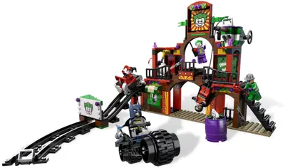 LEGO DC Comics Super Heroes 6857 The Dynamic Duo Funhouse Escape set