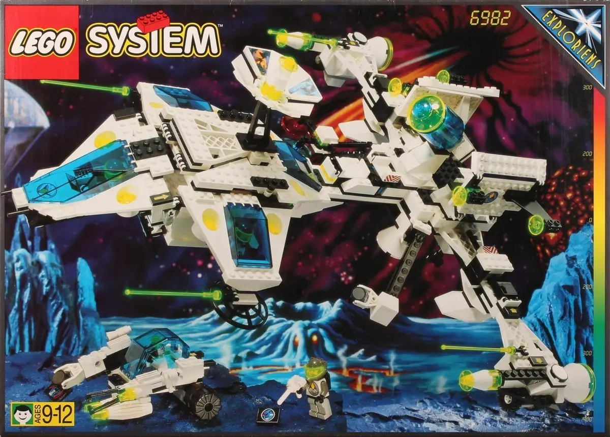 LEGO Space 6982 Explorien Starship set, image 2