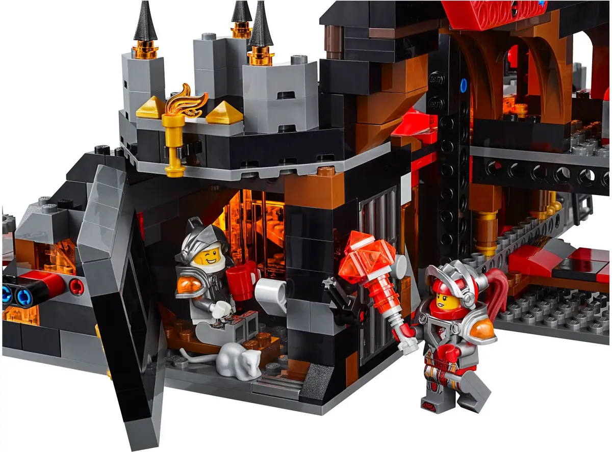 LEGO NEXO KNIGHTS 70323 Jestro's Volcano Lair set, image 12