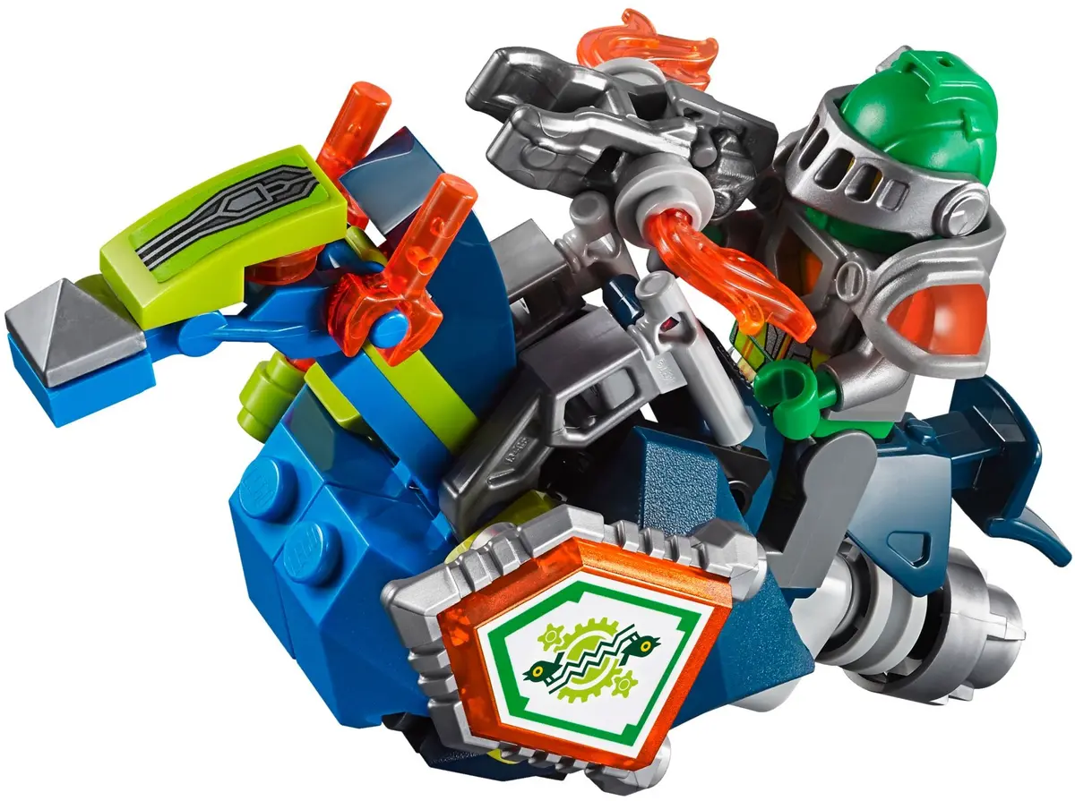 LEGO NEXO KNIGHTS 70325 Infernox captures the Queen set, image 7